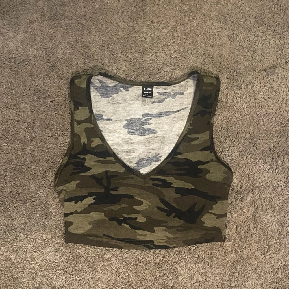 SHEIN Camo Print V-Neck Crop Top SMALL